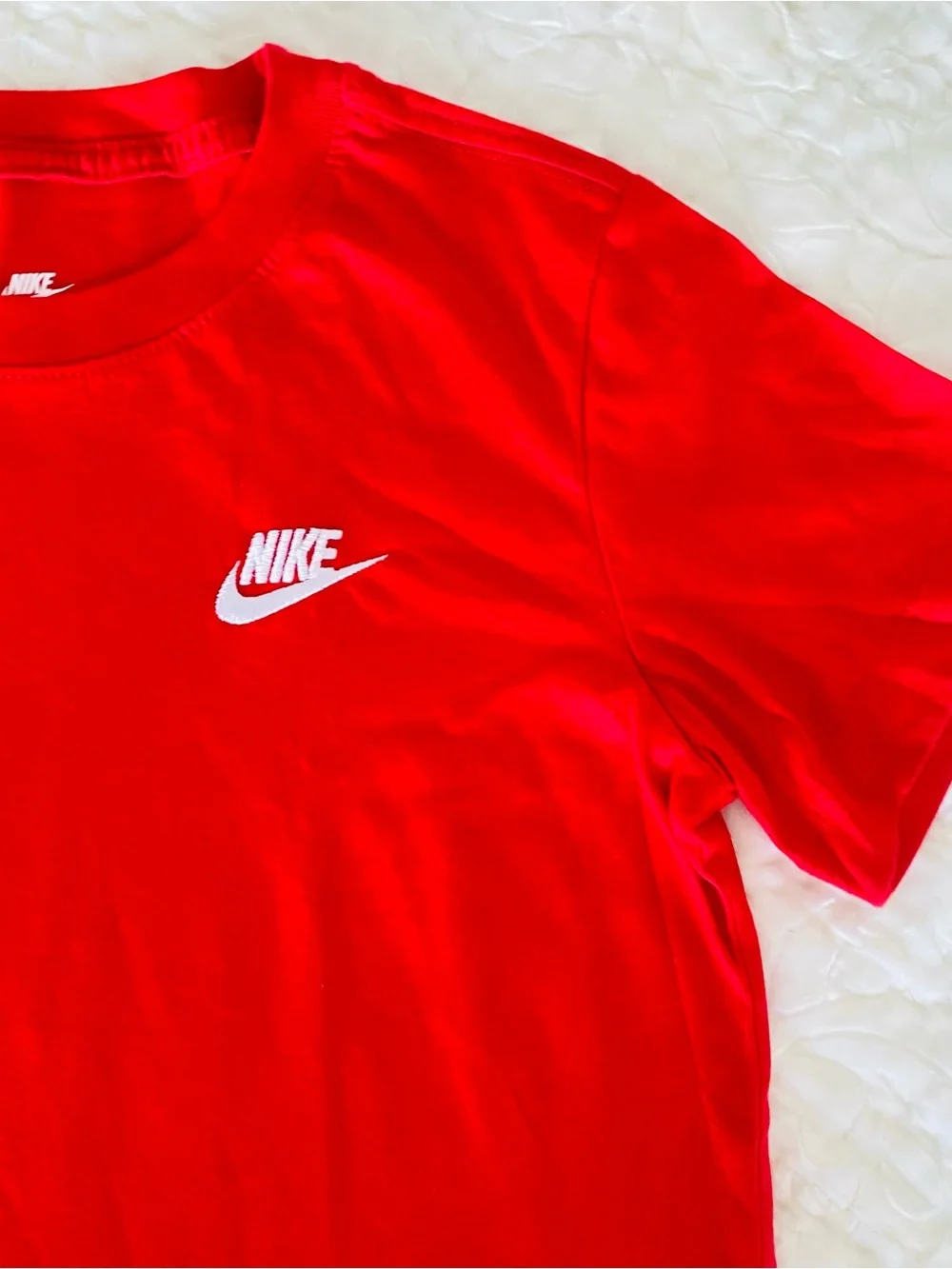 New👍🏽BOYS Nike Red T-Shirt SZ M (Y)